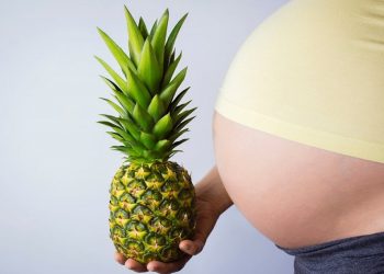 Dokter obgyn menjelaskan fakta soal mitos nanas dan durian yang disebut bisa menyebabkan kontraksi hingga keguguran pada ibu hamil. (Foto: prenagen.com)
