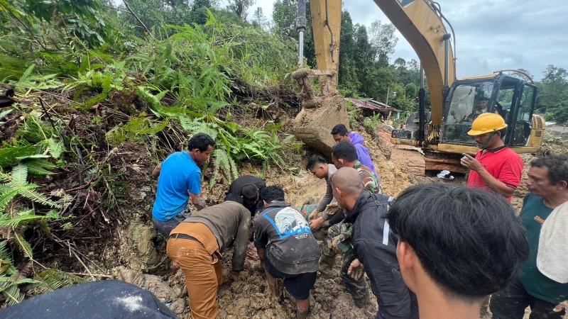 Menteri PU menargetkan truk kecil bisa masuk ke Sibolga melalui jalur darat hari ini untuk mempercepat distribusi bantuan pascalongsor. (Foto: Istimewa)