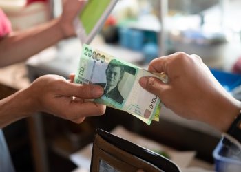 Bank Indonesia menjelaskan aturan penggunaan rupiah usai viral toko roti yang menolak pembayaran tunai. Simak penjelasan lengkapnya. (Foto: Majoo.id)