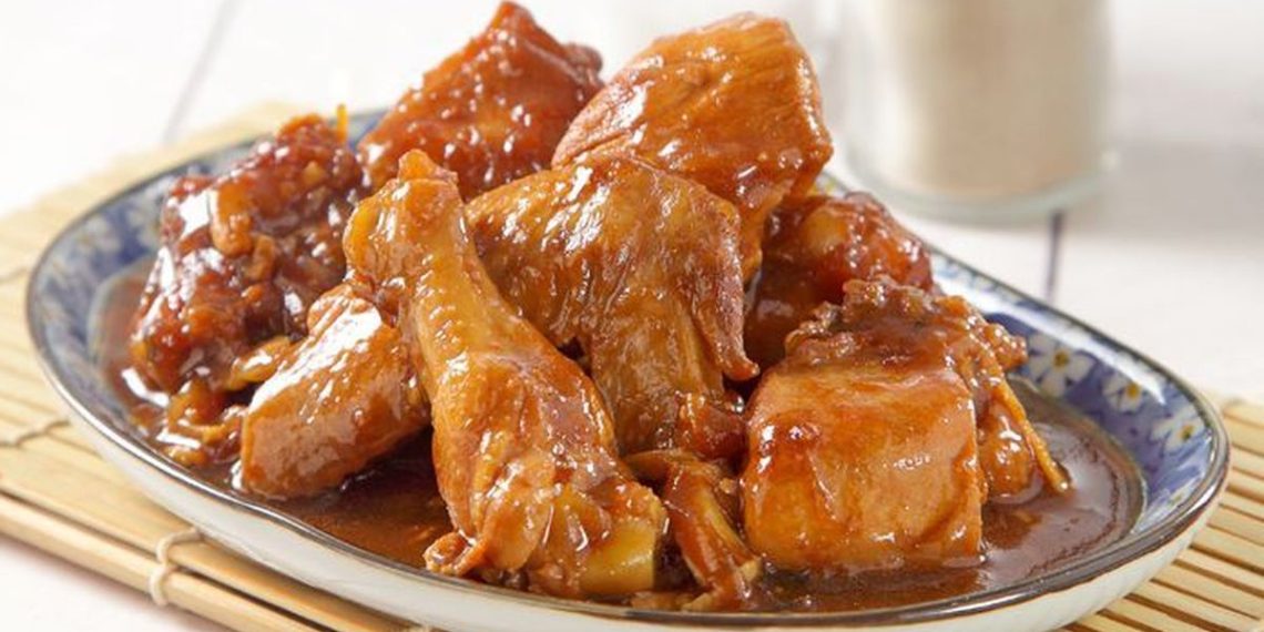 Resep Ayam Saus Tiram gurih dan mudah dibuat. Menu praktis rumahan untuk makan malam hangat bersama keluarga. (Foto: Sajian Sedap)