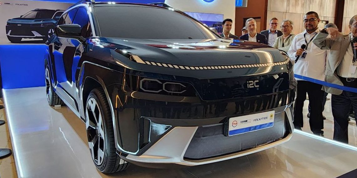 Pemerintah menargetkan mobil nasional mulai diproduksi 2027 dengan harga tidak lebih dari Rp300 juta. Proyek ini digenjot agar mampu bersaing di pasar otomotif. (Foto: ilhamkarim/kompas.com)