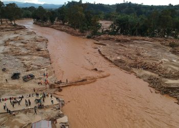 Telkom menambah backup satelit dan layanan WiFi gratis untuk mendukung komunikasi warga di lokasi bencana Sumatra. (Foto: ANTARA/Yudi Manar)