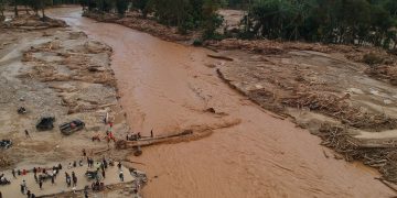 Telkom menambah backup satelit dan layanan WiFi gratis untuk mendukung komunikasi warga di lokasi bencana Sumatra. (Foto: ANTARA/Yudi Manar)