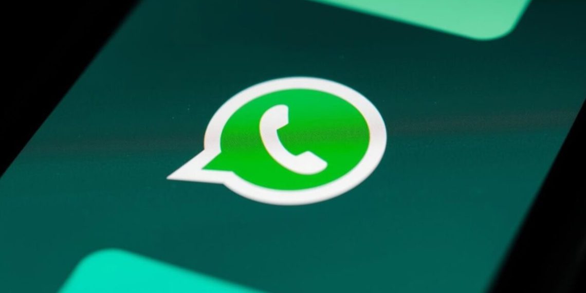 WhatsApp merilis fitur untuk keluar grup tanpa diketahui anggota lain. Simak cara lengkap dan penjelasan fungsinya. (Foto: techjuice.pk)