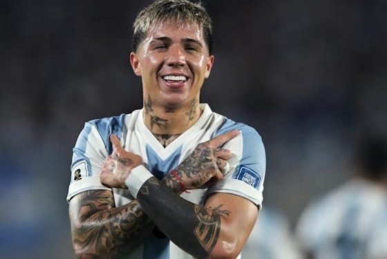 Enzo Fernandez mengungkap impian besar menjadi kapten Argentina setelah Messi. Simak perjalanan karier dan ambisi pemain muda Albiceleste ini. (Foto: onefootball.com)