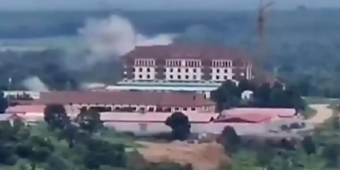 Jet Tempur Thailand Serang Kasino di Kamboja, Klaim Jadi Markas Militer Jet tempur Thailand mengebom sejumlah kasino di Kamboja yang diklaim sebagai pusat komando militer. Konflik perbatasan menelan puluhan korban. (Foto: Bangkok Post/Video Viral)
