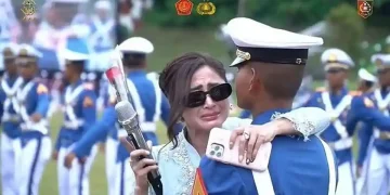 Dewi Perssik mengungkap rasa haru dan bangga setelah putranya, Gabriel, lolos masuk Akmil. Ia menyebut perjalanan pendidikan sang anak masih panjang. (Foto: Youtube Akademi TNI)