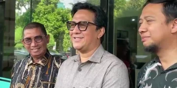 Andre Taulany resmi ucap ikrar talak untuk Erin di PA Jakarta Selatan. Ia mengaku lega meski proses perceraian berlangsung berat. (Foto: tribunnews.com/Fauzi Nur Alamsyah)