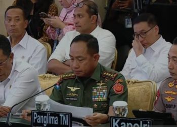 Panglima TNI merotasi 187 Perwira Tinggi dari tiga matra. Mayoritas berasal dari Angkatan Darat. Rotasi disebut sebagai bagian pembinaan karier dan penguatan organisasi. (Foto: borneoreview.co)