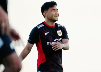 Asnawi Mangkualam membantah isu perpecahan ruang ganti timnas Indonesia dan balik mengkritik Exco PSSI. Berikut penjelasan lengkapnya. (Foto: Instagram/@asnawi_bhr)