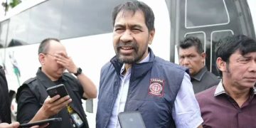 Gubernur Aceh Muzakir Manaf atau Mualem mengecam dugaan pencurian baut jembatan bailey di Bireuen dan menyebut tindakan itu kurang ajar. (Foto: Foto: Fakhrurrazi/Line1.News)