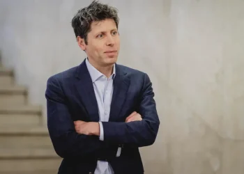 Bos ChatGPT berencana bangun data center AI di luar angkasa lewat investasi ke perusahaan roket. Simak detail rencana dan tantangannya. (Foto: brimco.io)