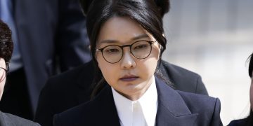 Jaksa Korea Selatan menuntut 15 tahun penjara untuk eks Ibu Negara Kim Keon Hee atas dugaan manipulasi saham, korupsi, dan campur tangan politik. (Foto: Joint Press Corps)
