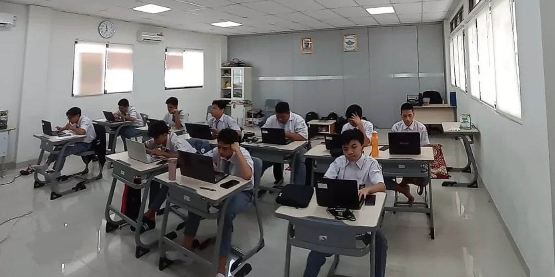 Hasil TKA SMA terbaru resmi diumumkan. Simak penjelasan lengkap cara cek nilai, peran sekolah, dan keterkaitannya dengan SNBP. (Foto: bintangpelajar.com)