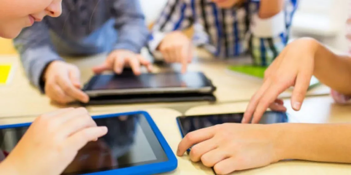 Studi internasional menunjukkan penggunaan media sosial pada anak berkaitan dengan peningkatan gejala sulit fokus dan potensi ADHD. (Foto: ANTARA/Flickr)