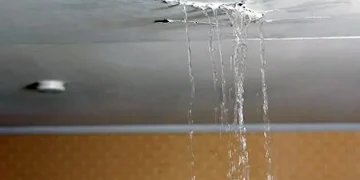 Simak cara mudah mendeteksi atap bocor sebelum kerusakan makin besar, lengkap dengan langkah pemeriksaan dan tanda utamanya.