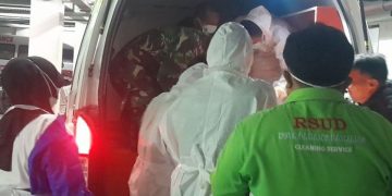 Tiga prajurit TNI gugur saat mengatur lalu lintas dan evakuasi warga ketika banjir bandang menerjang Lembah Anai, Sumbar. (Foto: ANTARA)