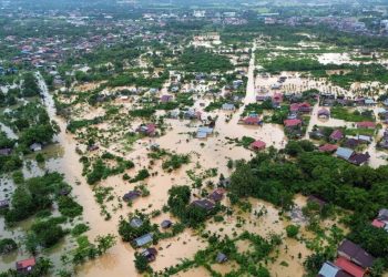 Sejumlah negara Asia pernah dilanda banjir besar dan badai hingga menerima bantuan asing.