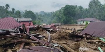 Korban bencana di Sumatra bertambah, pengungsi mulai sakit, dan bau bangkai tercium di beberapa wilayah terdampak banjir bandang. (Foto: Dok BNPB)