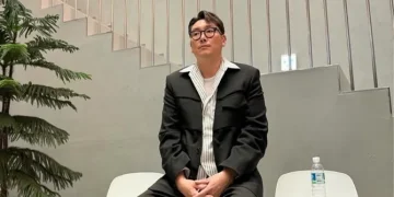 Cho Jin-woong mengumumkan mundur dari dunia hiburan usai kontroversi masa lalu mencuat. Berikut kronologi dan detail lengkap kasusnya. (Foto: KapanLagi.com)