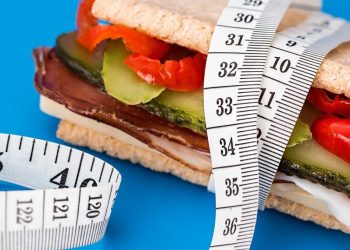 Metode telapak tangan membantu mengatur porsi makan untuk diet tanpa alat khusus. Simak penjelasan lengkap beserta panduan praktisnya.