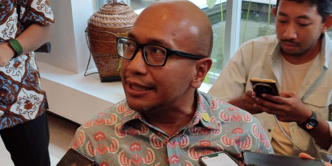 SKK Migas menyampaikan kabar duka atas wafatnya VP Sekretaris Hudi D Suryodipuro di Jakarta. Berikut informasi lengkap mengenai karier dan perannya. (Foto: Heri Purnomo/Detikcom)