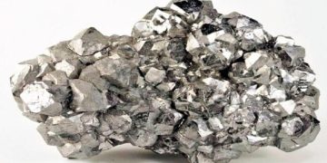 Iridium dikenal sebagai salah satu logam terlangka di dunia dan harganya bisa lebih tinggi dari emas. Simak penjelasan lengkap tentang sifat dan kegunaannya.