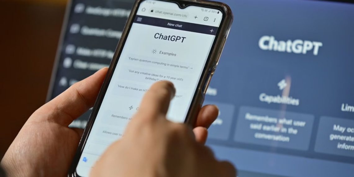 ChatGPT kini digunakan 800 juta orang per minggu dan paling sering dipakai untuk mengedit teks. Simak fakta lengkap pola penggunaannya. (Foto: MakeUseOf)