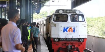 Layanan kereta api di Sumut dan Sumbar kembali normal setelah proses pemulihan KAI. Akses transportasi warga kini lebih cepat dan stabil. (Foto: Okezone)
