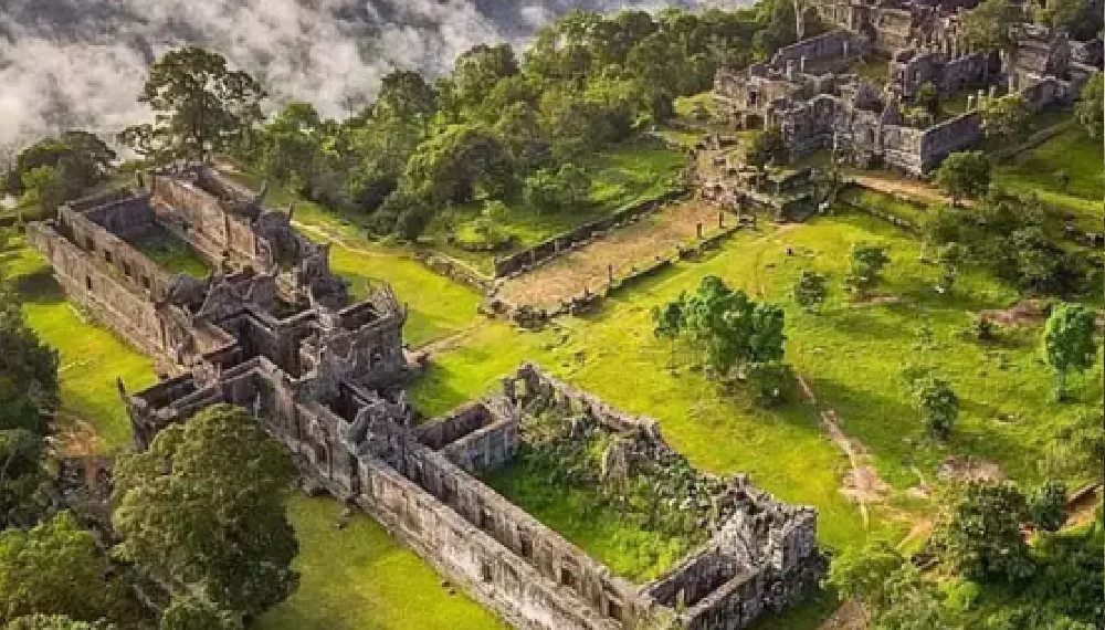Konflik Thailand dan Kamboja berakar dari sengketa kuil di perbatasan, terutama Candi Preah Vihear yang diakui UNESCO. (Foto: X / @MrSinha_)