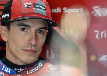 Marc Marquez buka opsi pensiun pada 2027 jika motor anyar MotoGP tidak buatnya bisa menang. Simak alasannya. (Foto: ligaolahraga.com)