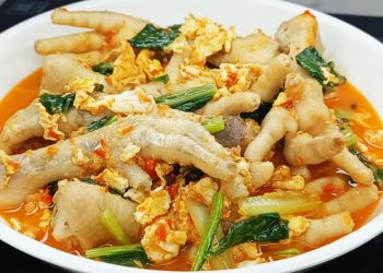 Seblak ceker kuah pedas yang gurih dan harum kencur. Resep lengkap, bahan, langkah, tips anti gagal, dan cara membuat ceker empuk tanpa bau amis. (Foto: Youtube / Ririn Jaelani)