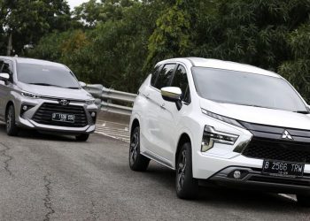 Berapa pajak tahunan Toyota Avanza dan Mitsubishi Xpander? Simak perbandingan resmi berdasarkan dasar pengenaan pajak kendaraan bermotor tahun 2025. (Foto: Agung Pambudhy/detikOto)