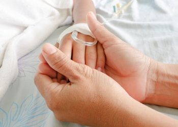 Kelainan moyamoya dapat menyebabkan penyempitan arteri dan memicu stroke pada anak. Kenali gejala, risiko, serta penanganannya dalam ulasan ini. (Foto: Alodokter)