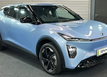 Perodua QV-E, mobil listrik buatan Malaysia pertama, resmi meluncur dengan baterai LFP 52,5 kWh dan jarak tempuh sampai 445 km. (Foto: soyacincau.com)