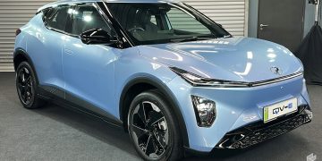 Perodua QV-E, mobil listrik buatan Malaysia pertama, resmi meluncur dengan baterai LFP 52,5 kWh dan jarak tempuh sampai 445 km. (Foto: soyacincau.com)