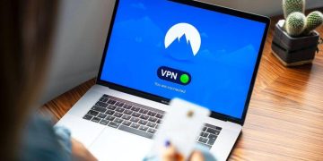Laporan terbaru menunjukkan Gen Z jadi target utama VPN palsu yang membawa malware. Ketahui modus, risiko, dan cara menghindarinya. (Foto: Unsplash/Peter Lagson)