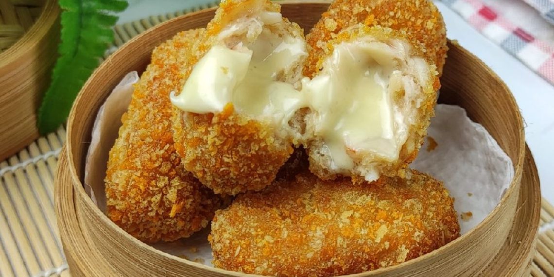 Resep udang keju lumer renyah, camilan kekinian yang mudah dibuat, hemat, cocok untuk stok frozen food dan teman ngumpul. (Foto: Cookpad)