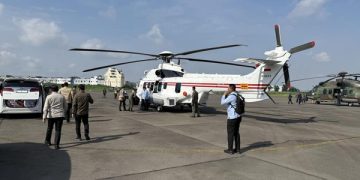 Prabowo terbang dengan helikopter ke Aceh Tamiang untuk meninjau posko pengungsian dan lokasi terdampak banjir bandang yang melanda tiga provinsi. (Foto: Detik)