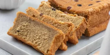 Resep Bolu Pisang Tanpa Tepung super moist dan wangi pisang matang, cocok untuk cemilan sehat bebas gluten. Praktis dibuat di rumah dan anti gagal. (Foto: paxelmarket)