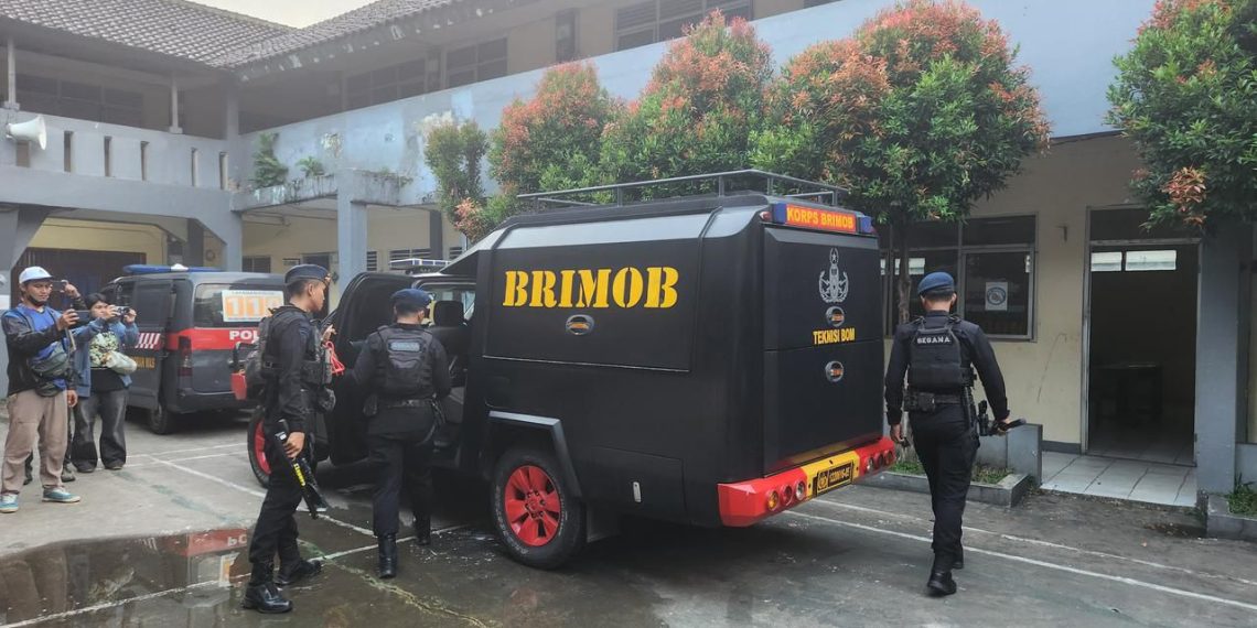 Polisi mengungkap isi email teror bom ke sejumlah sekolah di Depok dan memastikan ancaman tersebut palsu. (Foto: Liputan6.com)