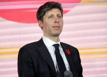 OpenAI menghentikan sejumlah proyek dan fokus mempercepat pengembangan ChatGPT setelah tekanan kompetisi dari Google Gemini semakin kuat. (Foto: Nathan Laine/Bloomberg via Getty Images / Getty Images)