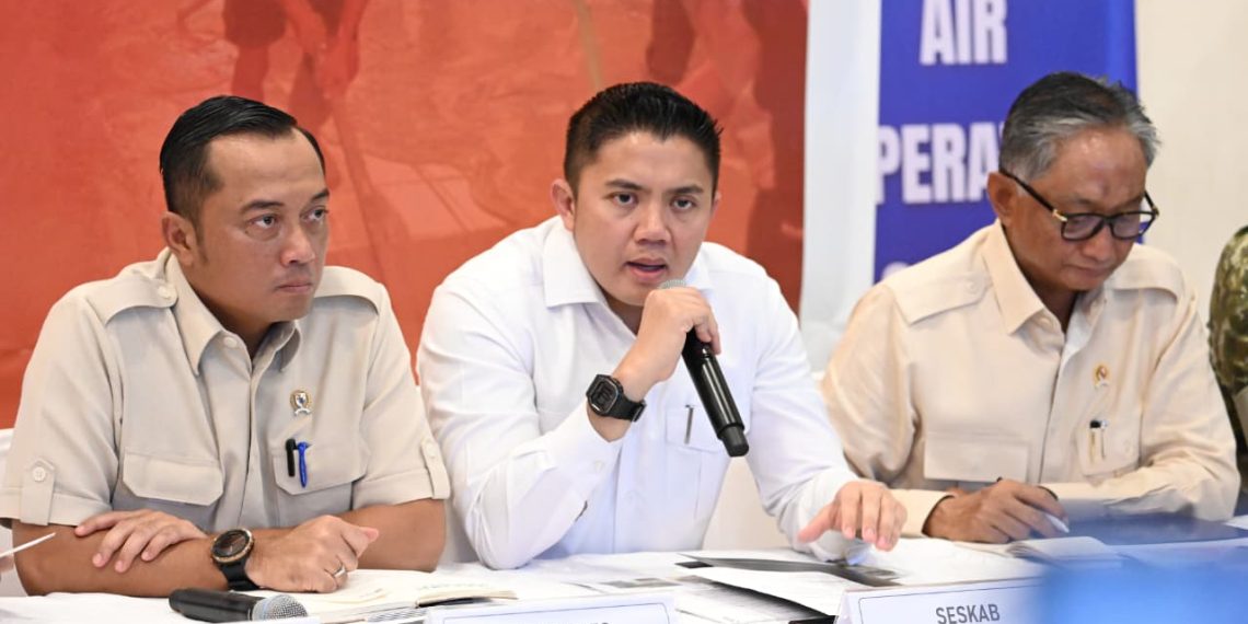 Pemerintah menegaskan penanganan bencana di Sumatera dilakukan sejak hari pertama dengan pengerahan TNI, Polri, dan BNPB. (Foto: BPMI)