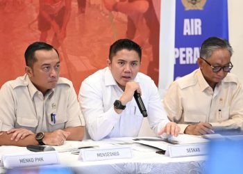 Pemerintah menegaskan penanganan bencana di Sumatera dilakukan sejak hari pertama dengan pengerahan TNI, Polri, dan BNPB. (Foto: BPMI)