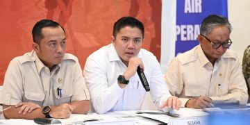 Pemerintah menegaskan penanganan bencana di Sumatera dilakukan sejak hari pertama dengan pengerahan TNI, Polri, dan BNPB. (Foto: BPMI)