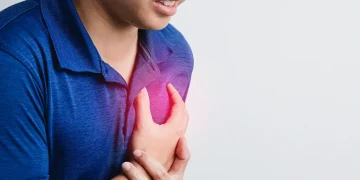 Studi terbaru menemukan duduk terlalu lama meningkatkan risiko gagal jantung dan kematian kardiovaskular hingga 60 persen. (Foto: ciputramedicalcenter.com)