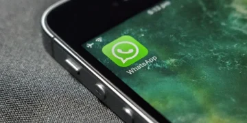 Pelajari cara backup WhatsApp ke Google Drive dengan mudah. Simpan chat, foto, dan video Anda agar tidak hilang saat ganti perangkat.