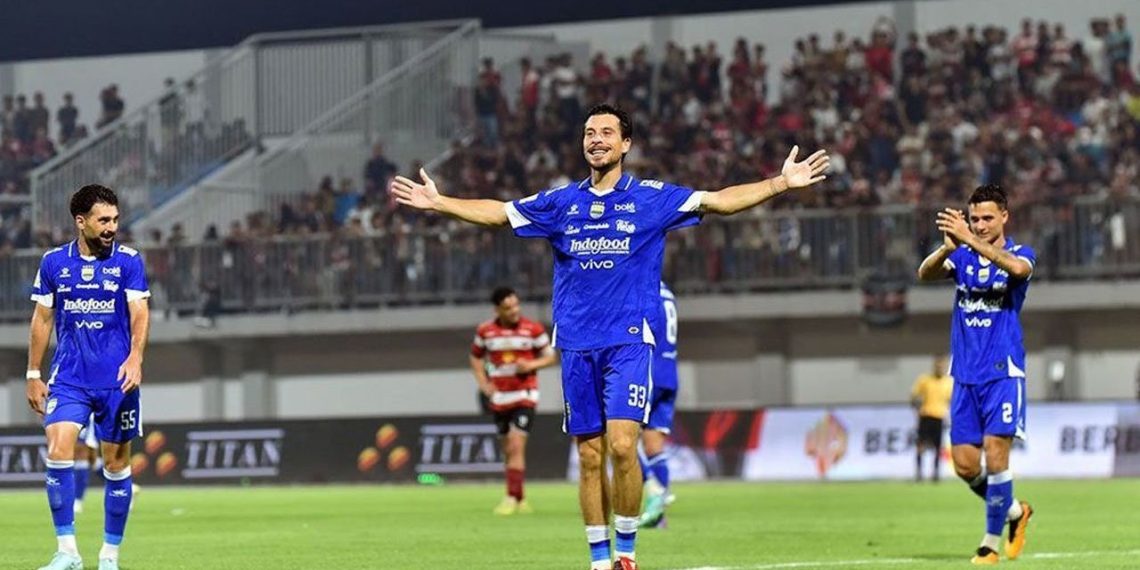 Persib menghadapi Bangkok United pada laga penentu fase grup ACL Two. Simak prediksi skor, analisis pemain, dan peluang lolos 16 besar.