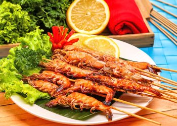 Resep udang bakar bumbu meresap yang gurih manis, mudah dibuat di rumah. Cocok untuk menu hemat, makan malam keluarga, atau acara bakar-bakaran. (Foto: Dapur Kobe)