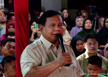 Presiden Prabowo menegaskan komitmennya menjaga alam dan siap mencabut izin perusahaan yang melanggar aturan lingkungan. (Foto: Foto: YouTube/Sekretariat Presiden)